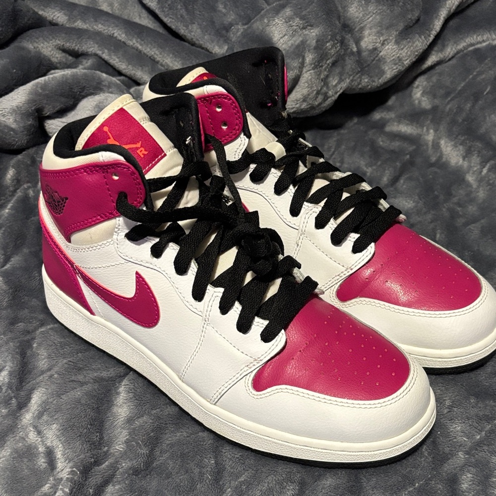 Jordan 1 Retro High White Sport Fuchsia 8Y Sneakers